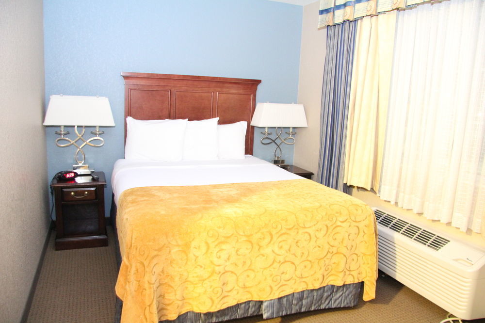 Green Acres Hotel Pittsfield 外观 照片