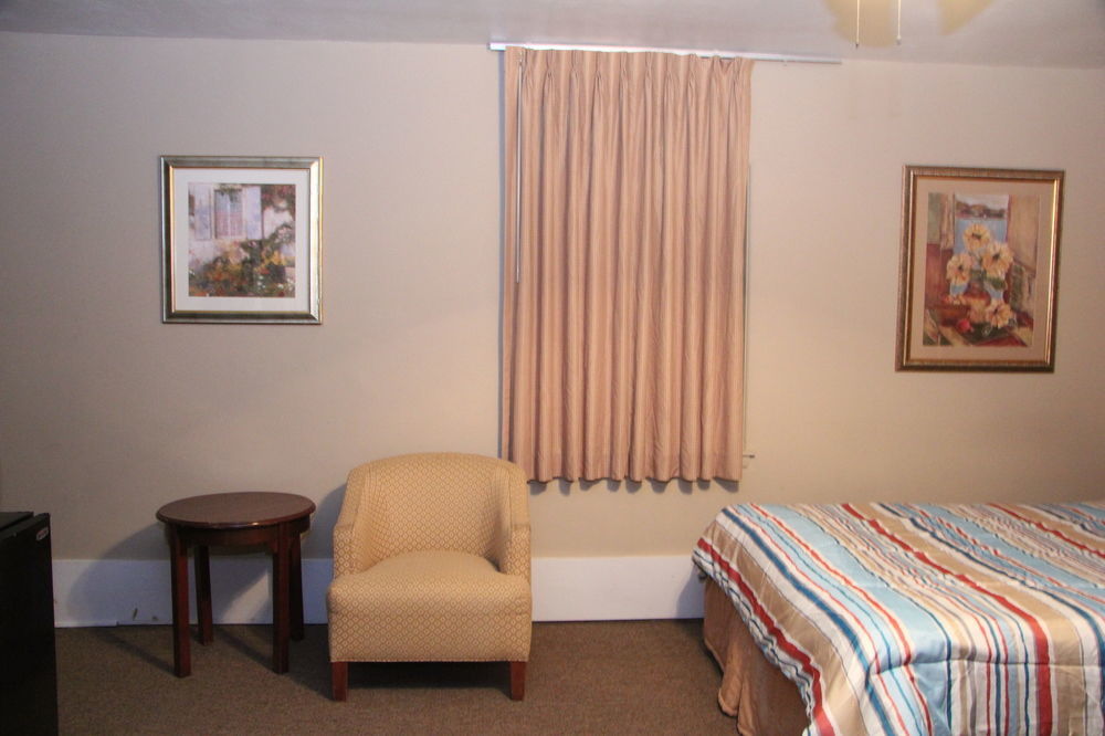 Green Acres Hotel Pittsfield 外观 照片