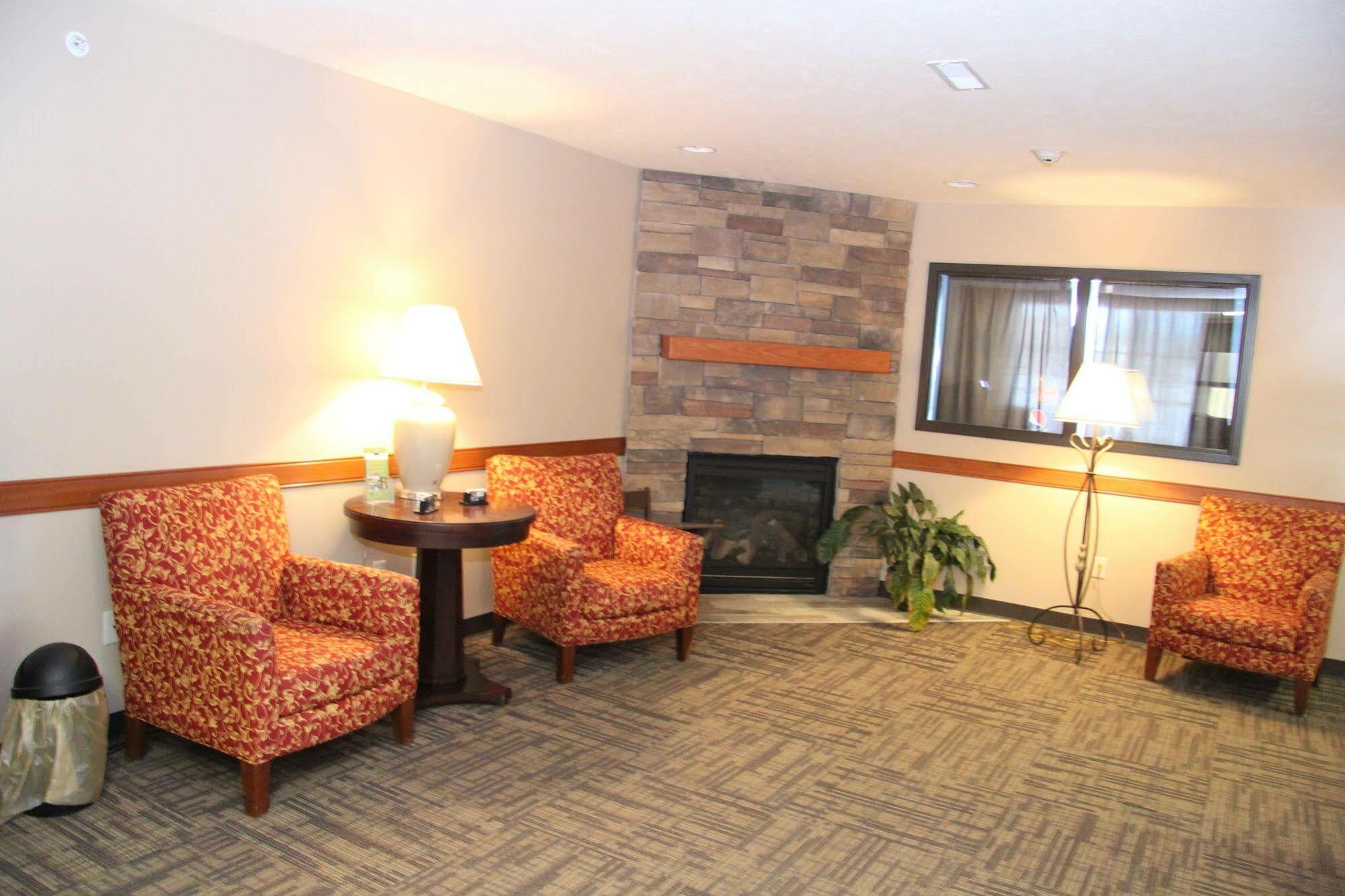 Green Acres Hotel Pittsfield 外观 照片