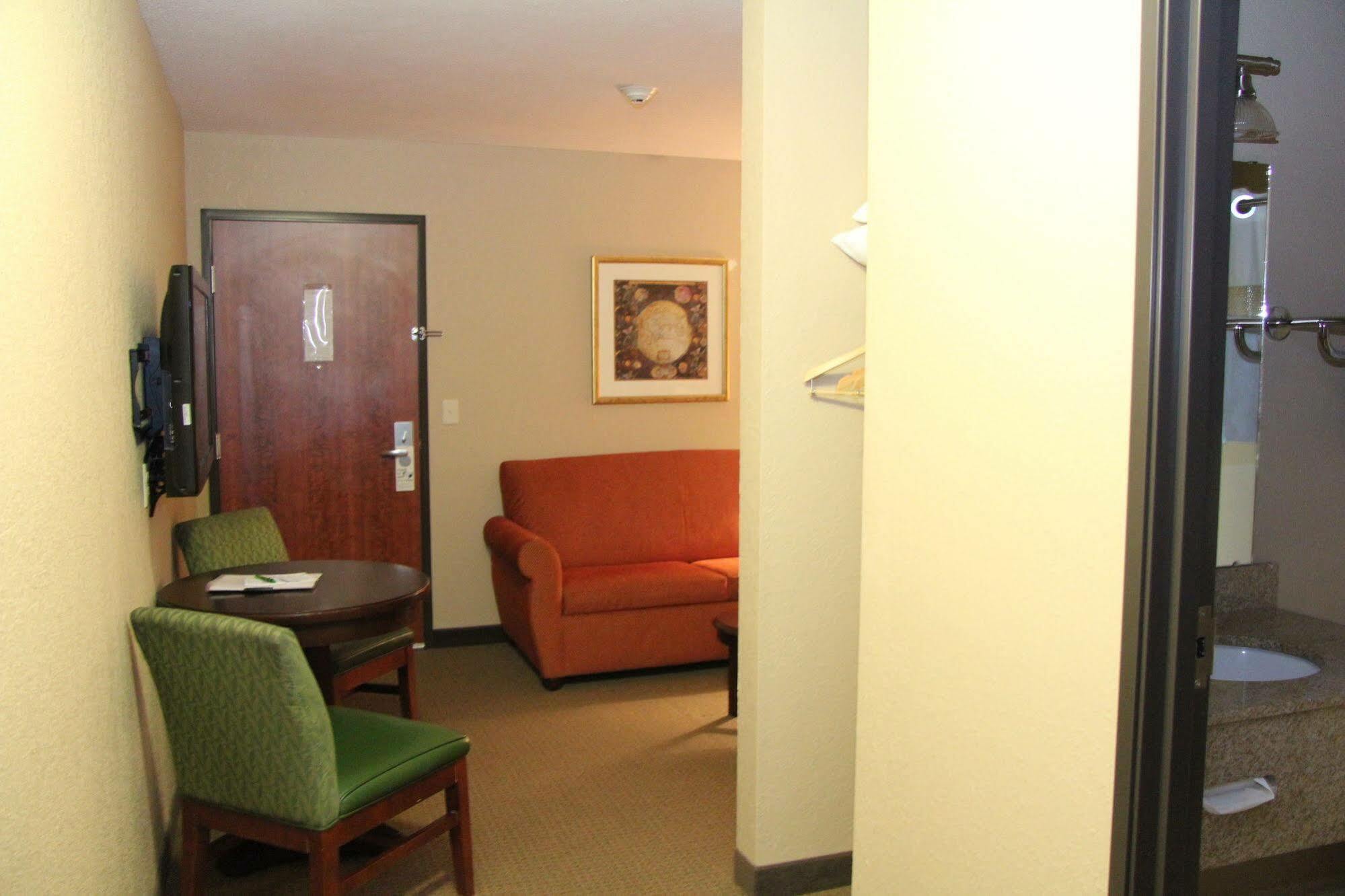 Green Acres Hotel Pittsfield 外观 照片